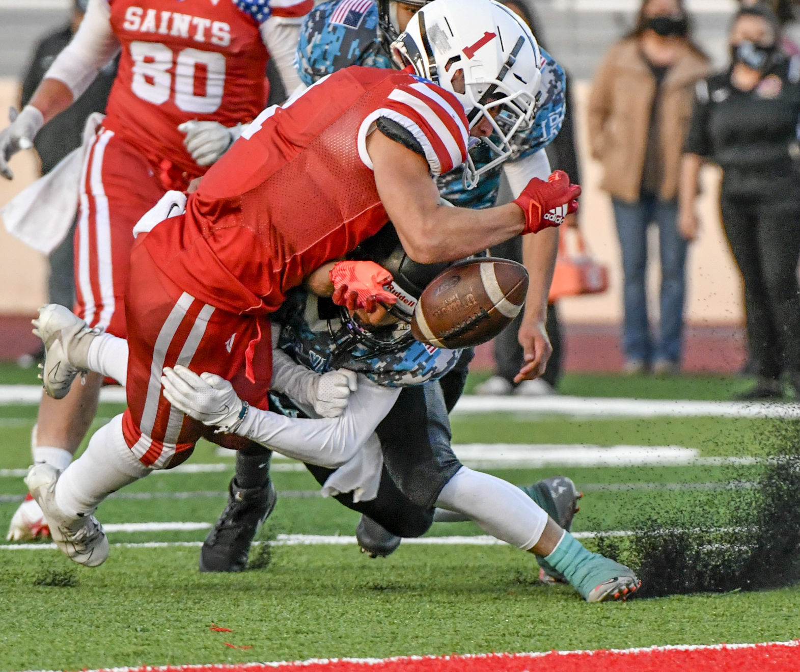 041621 PV SM football 03.JPG